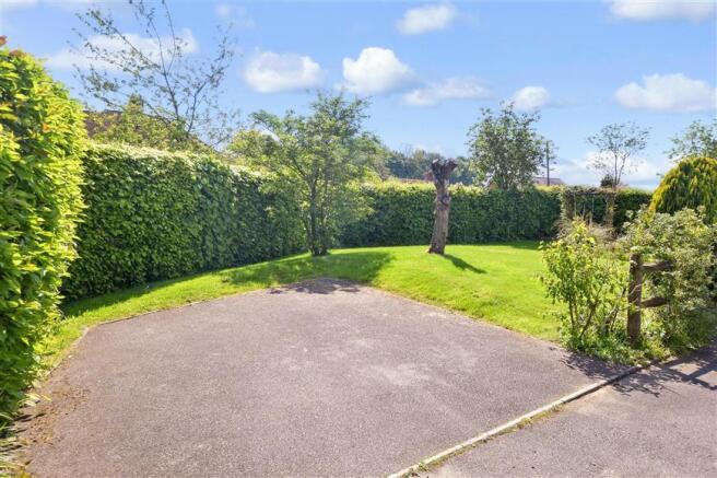 Driveway/Parking