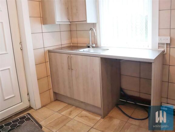 3 bed Semi-Detached to rent Image 10
