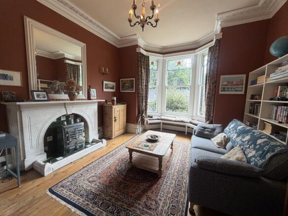 5 bed Detached for sale Image 4
