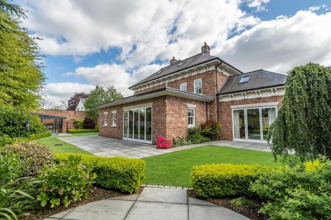 6 bed Detached to rent Image 7