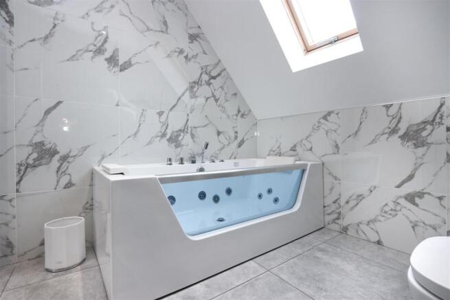Bathroom2.jpg