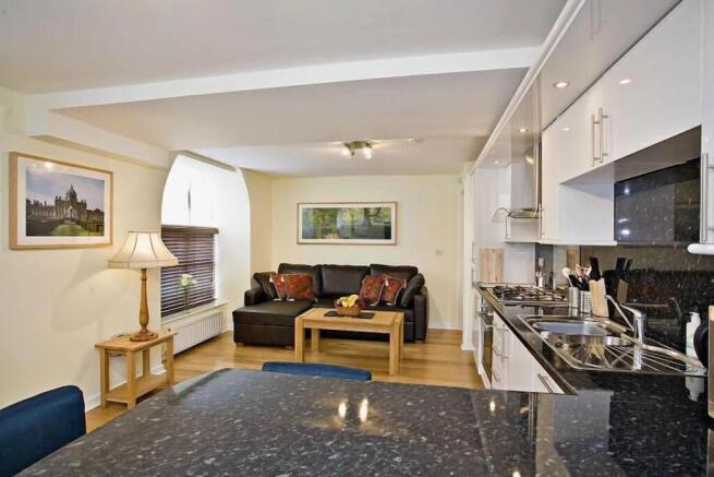 2 bed Apartment to rent Image 4
