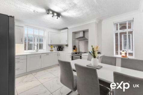 Main Road, Boughton, Newark, NG22 9JE