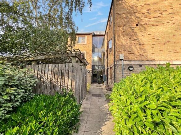 2 bed Apartment for sale in huddersfield