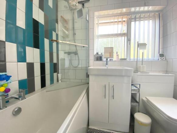 14 Highfield bath...