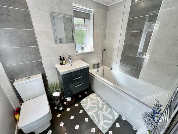 3 bed Semi-Detached for sale Image 10