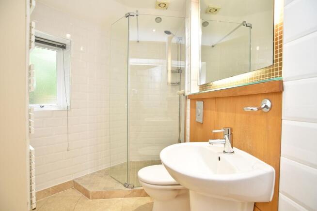 2 bed Flat for sale Image 5
