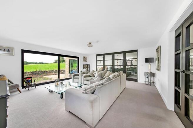 4 bed Detached for sale Image 5
