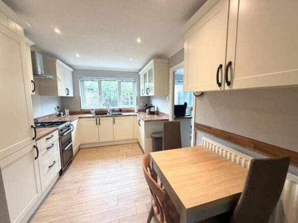 3 bed Detached for sale Image 6