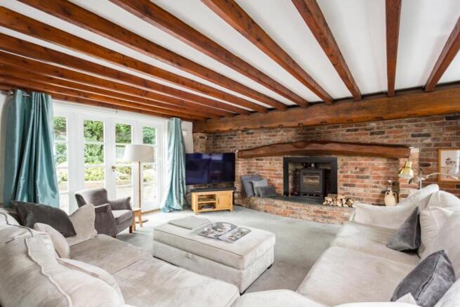5 bed Detached for sale Image 4