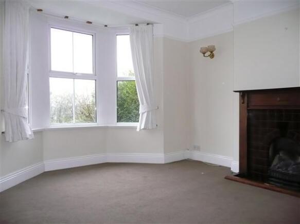 DINING ROOM/BEDROOM