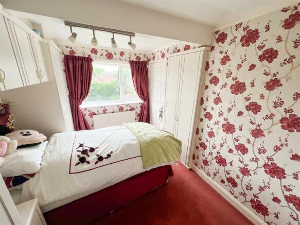 BEDROOM 2
