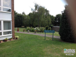 8, Merlin Court, Bembridge Gardens, Ruislip HA4 7EU