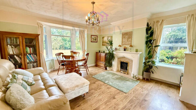 4 bed Detached for sale Image 7
