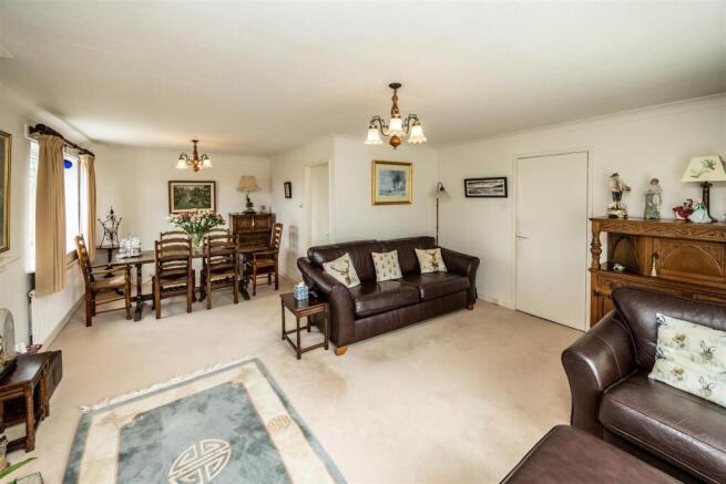 3 bed Detached Bungalow for sale Image 5