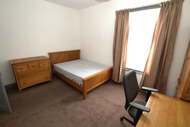 3 bed House to rent Image 9