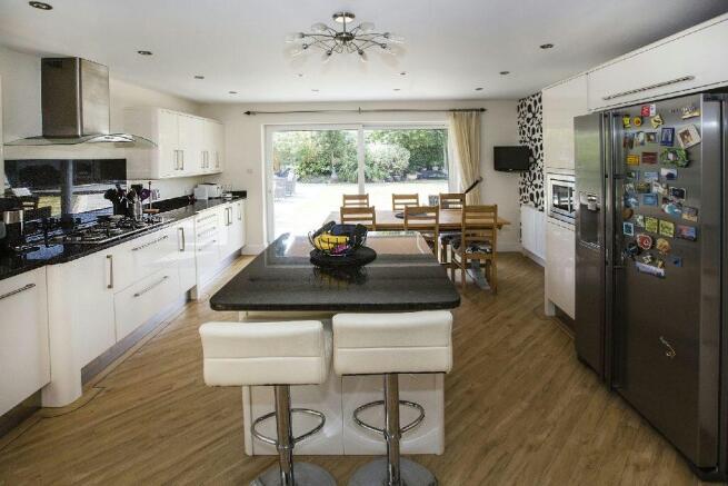 Kitchen/Breakfast Ro