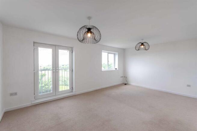 4 bed Detached for sale Image 4