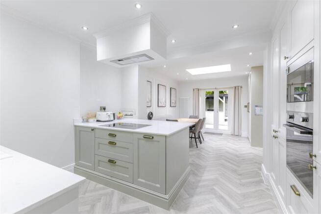 Kitchen 1.jpg