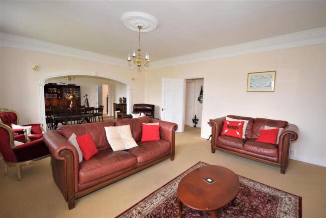 SITTING ROOM.JPG