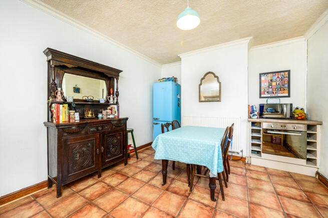 Kitchen/ Dining Room