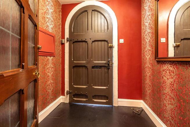 3 Kirkhouse Kirkbrae 06.JPG