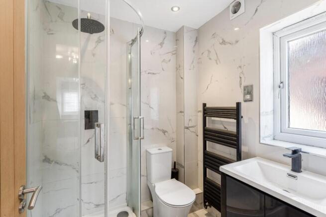 4 bed Detached for sale Image 11