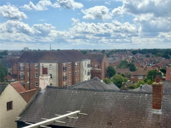 3 bed Maisonette for sale Image 8