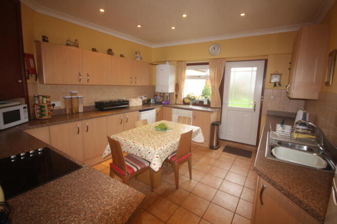 Kitchen/Dining Area