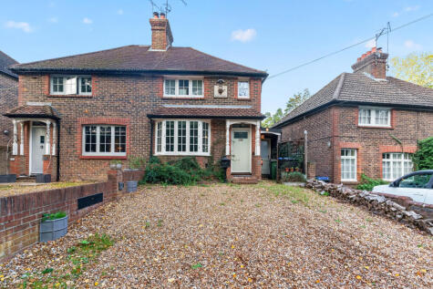 Kettles Cottages, Newdigate Road, Beare Green, Surrey