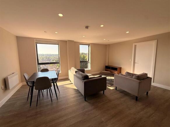 DINING ROOM.jpg