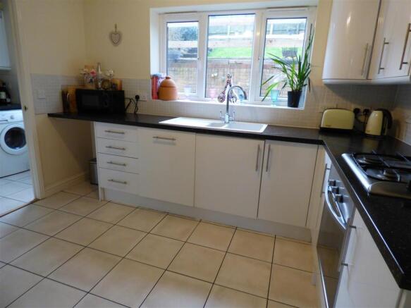 KITCHEN/BREAKFAST ROOM