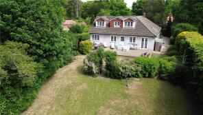 Hebden, Bucklebury Alley, Cold Ash, Thatcham RG18 9NJ