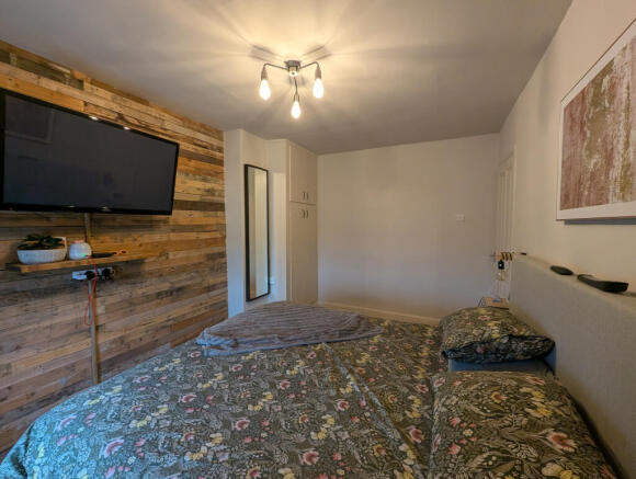 3 bed Semi-Detached to rent Image 4