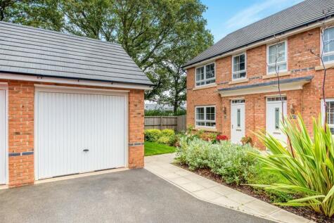 Peregrine Way, Warwick
