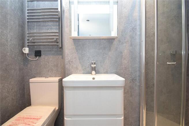 2 bed Apartment to rent Image 11