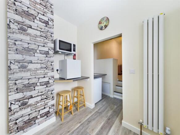 2 bed Flat for sale Image 4