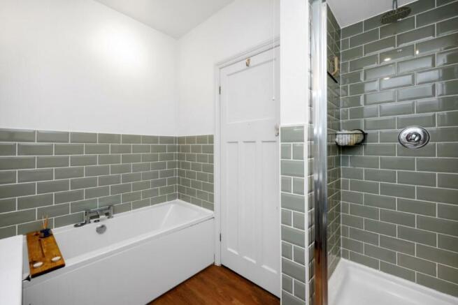 Bathroom 1.jpg