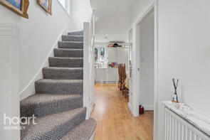 17, Wykeham Hill, Wembley HA9 9RY