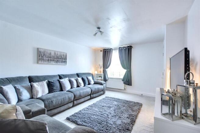 Lounge/Sitting Room