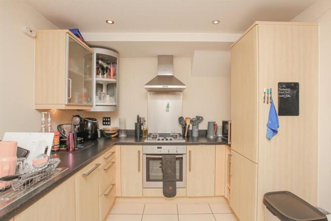 Kitchen 2.jpg