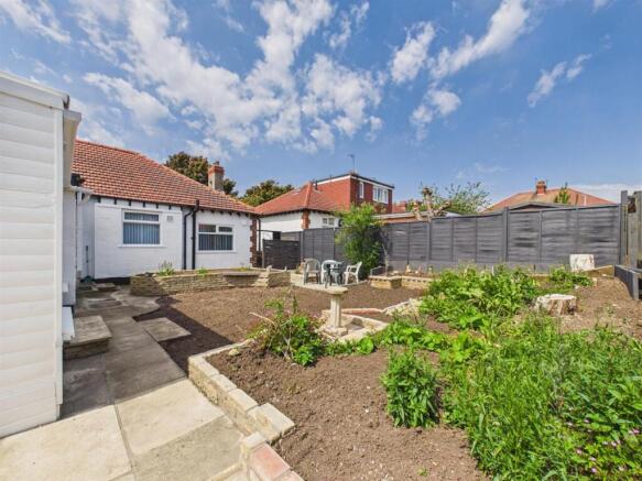 2 bed Semi-Detached Bungalow for sale Image 12