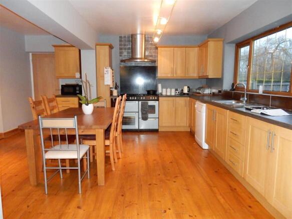 Kitchen Family Room