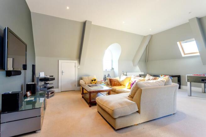 Tv/Games Room