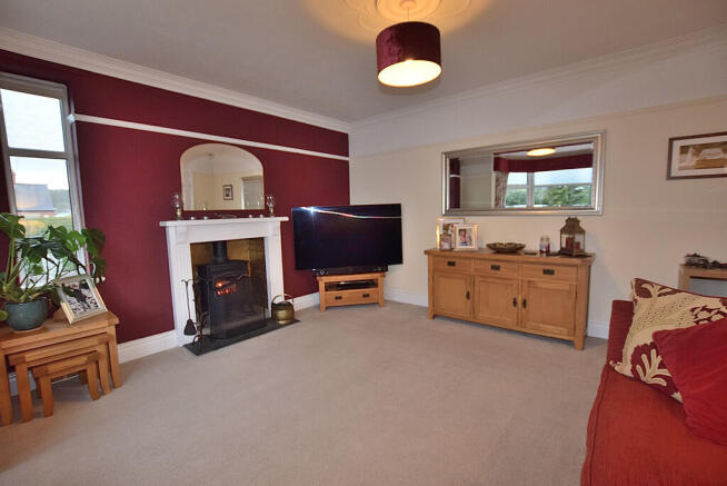 4 bed Semi-Detached for sale Image 5