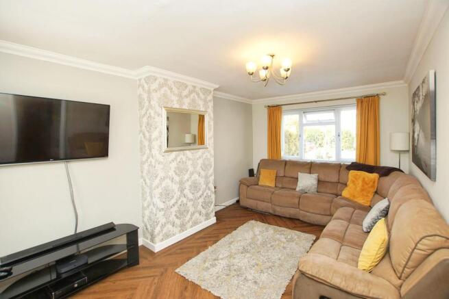 Snug/Dining Room