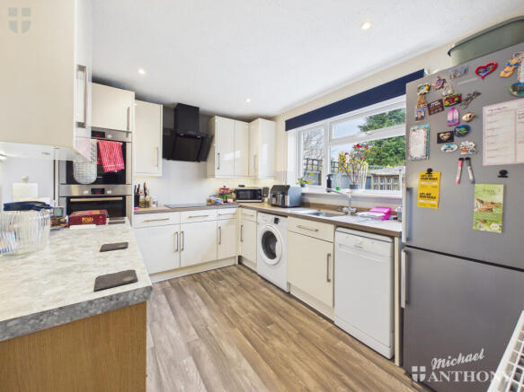 CAM03852G0-PR0573-STILL002