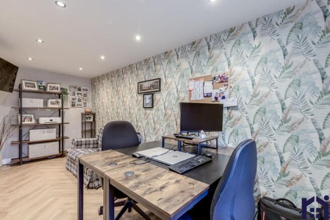 Snug/home office