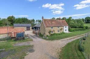 Hawkswell Farmhouse, Carlton Road, Felmersham MK43 7JL