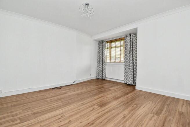 Lounge/Dining Area